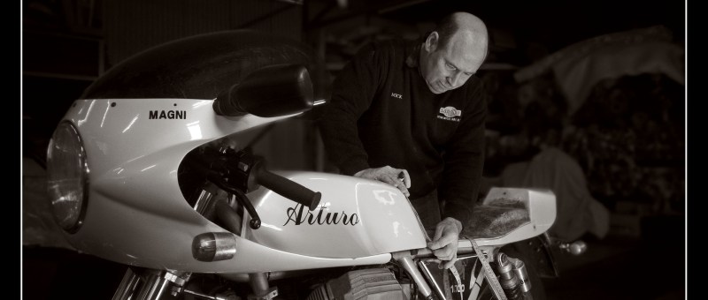 Custom motor cycle seat construction