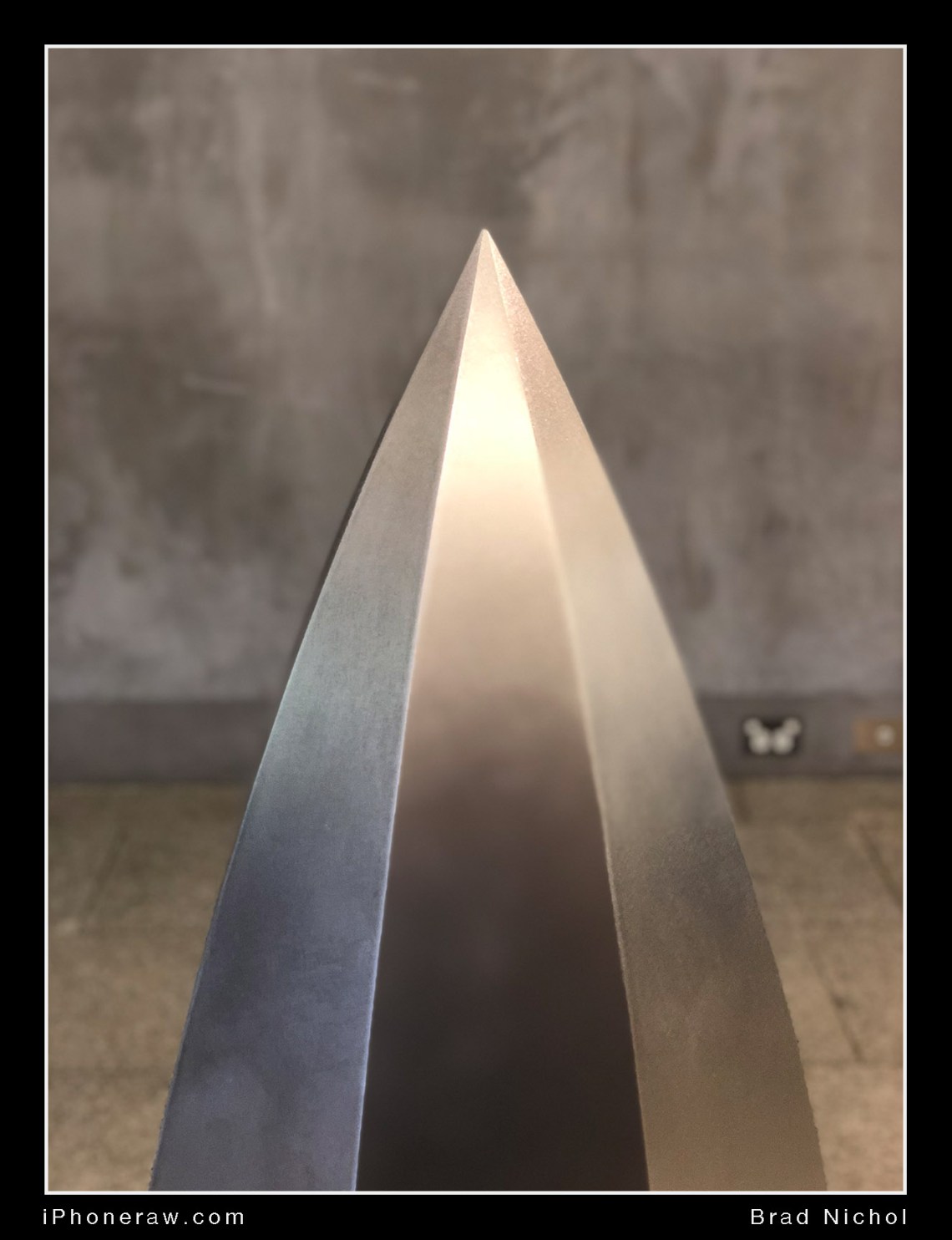 Metal sculpture NGV, iPhone X portrait mode, failure to wok properly, blur in wrong spots.